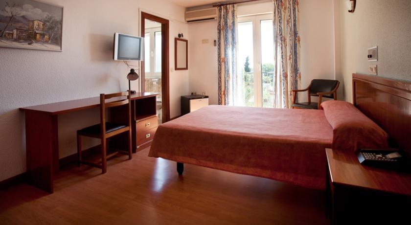 Hotel Olympia Ronda II Puig Exterior foto